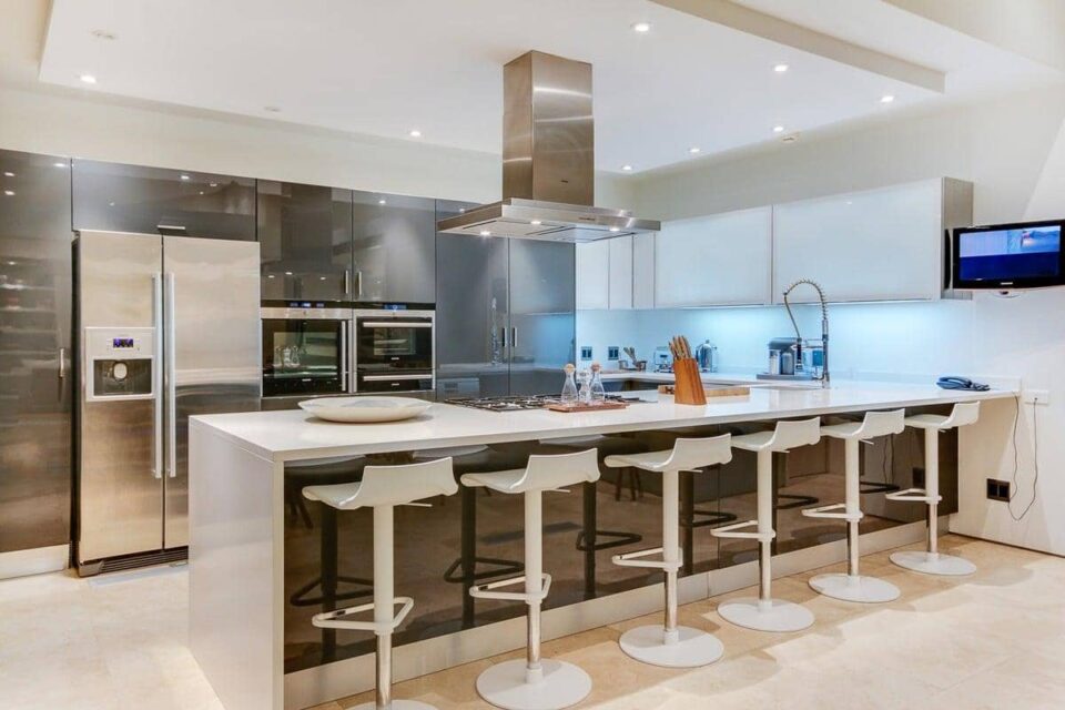 Prima Views - Kitchen