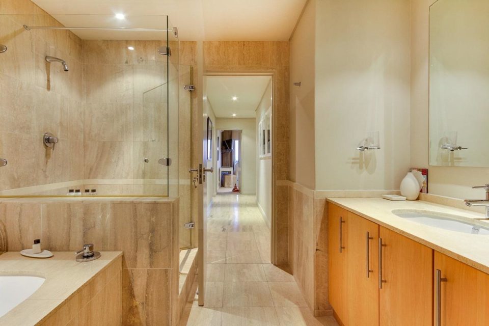 Dunmore Views - Bathroom