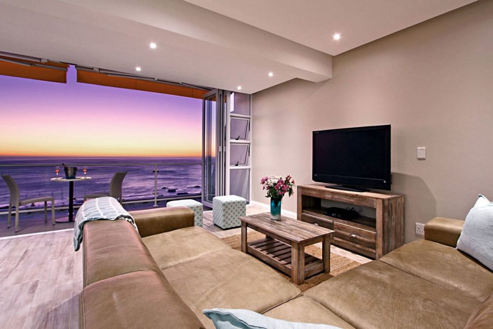 Sunset Cove - Living area & view