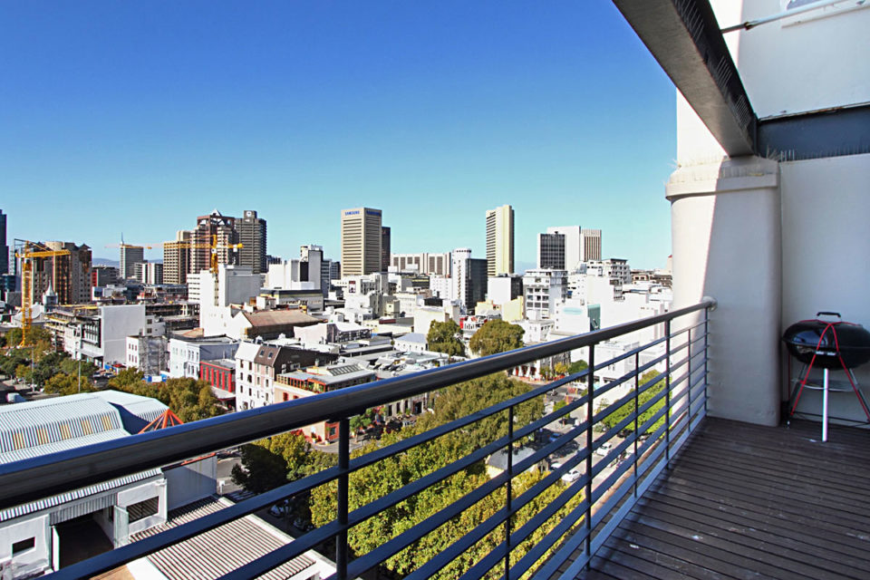 The Studios - Balcony and views over city