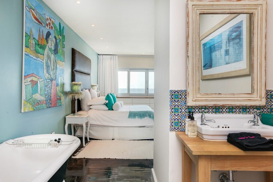 Valentine - Master bedroom en-suite