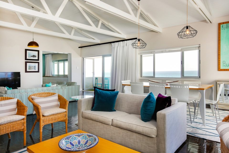 Valentine - Living area & Views