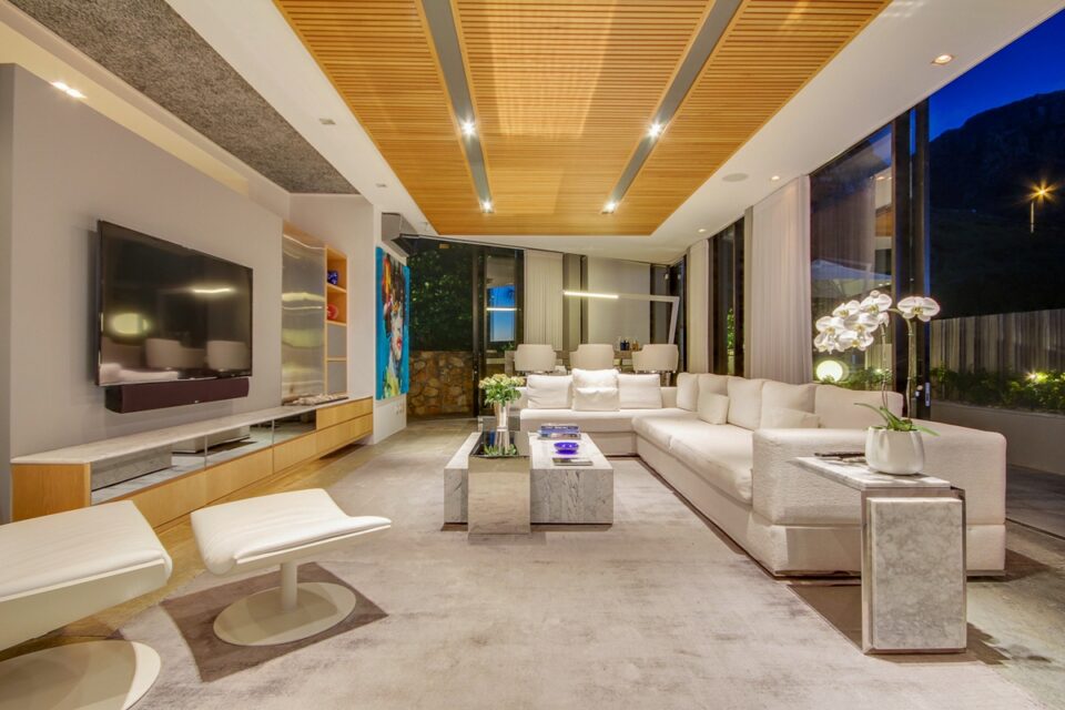 Geneva House - Tv room