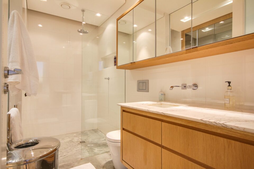 Geneva House - Bathroom