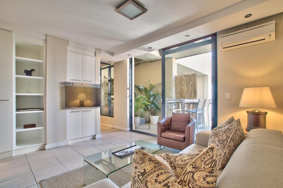 the-decks-1006-46331590