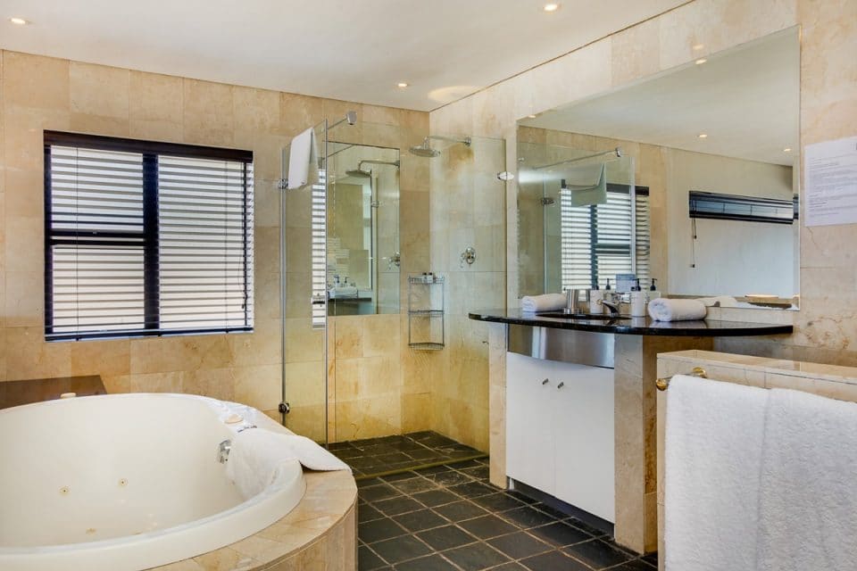 Bakoven Blue - En-suite to master bedroom