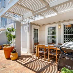 Sutton Place - Outdoor dining