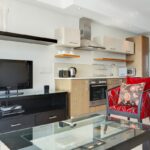 Canal Quays 205 - Living and TV