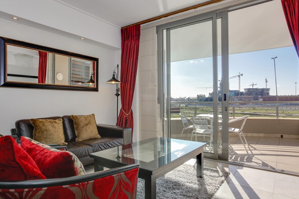 Canal Quays 205 - Living room and balcony