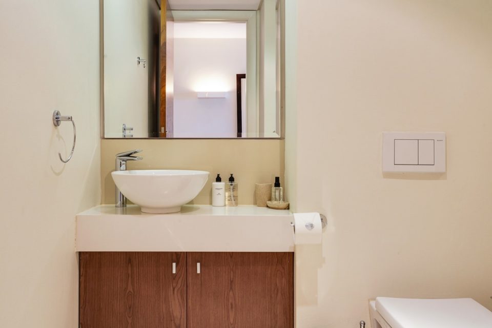 Canal Quays 306 - Bathroom