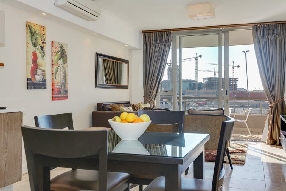 Canal Quays 306 - Dining table