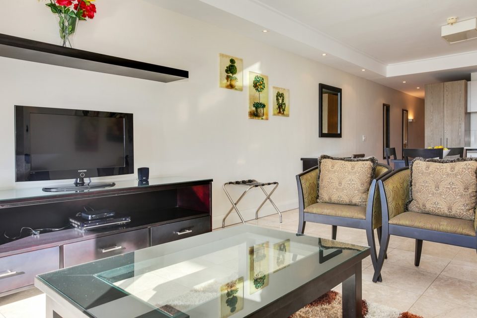 Canal Quays 306 - TV