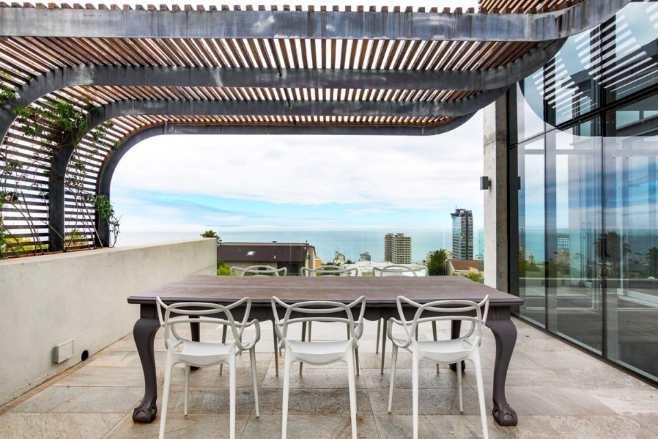 Cube 62 - Outdoor dining