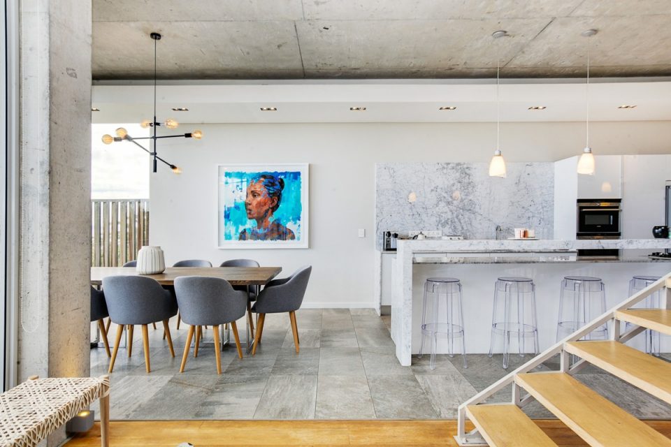 Cube 62 - Kitchen & dining area