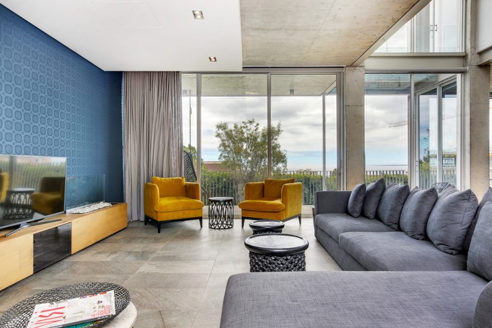 Cube 62 - Living room & Views