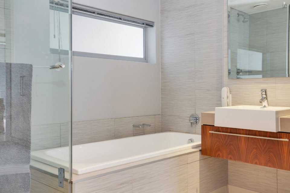 Harbour Edge 303 - Bath