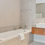 Harbour Bridge 317 - En-suite to second bedroom