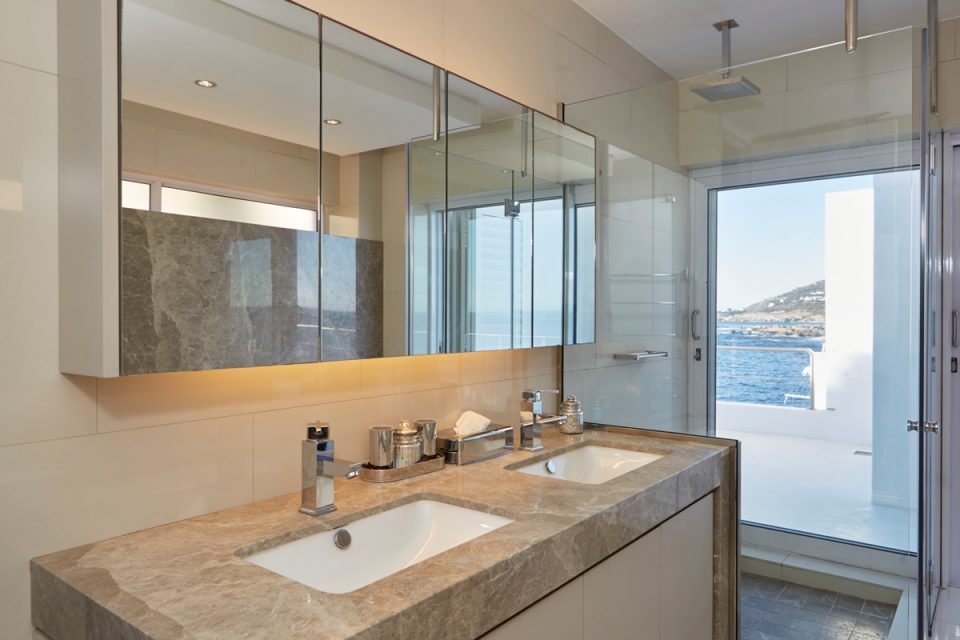 Beta Beach - En-suite to fourth bedroom