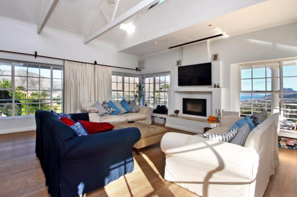 mountain-home-42972556