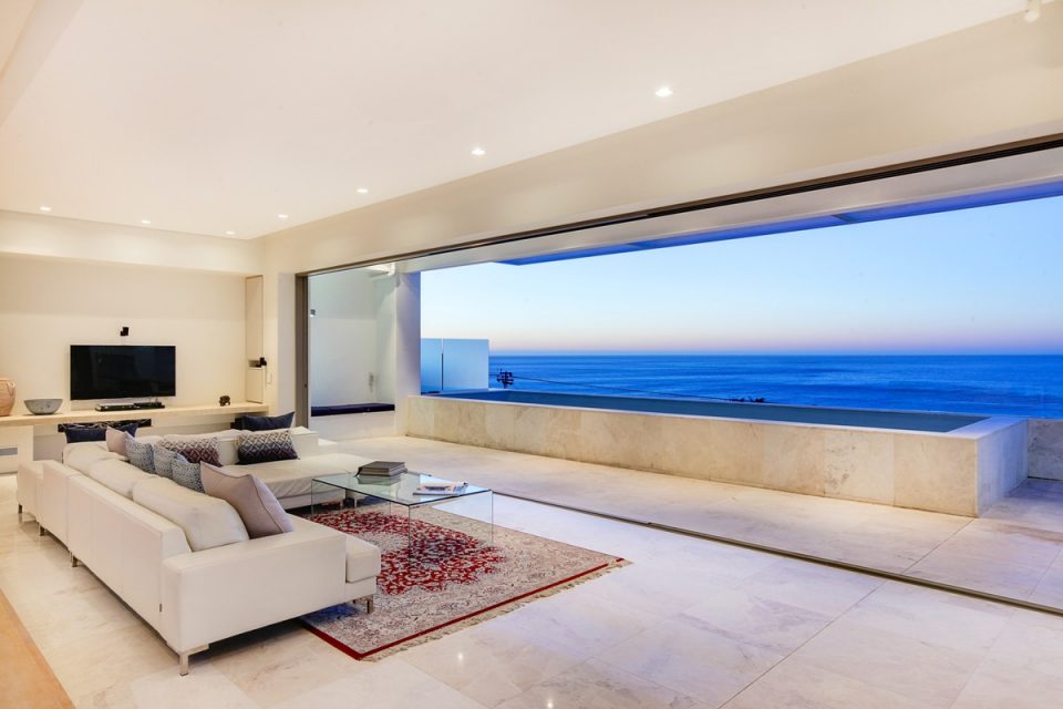 Brightside - Living area & Ocean views