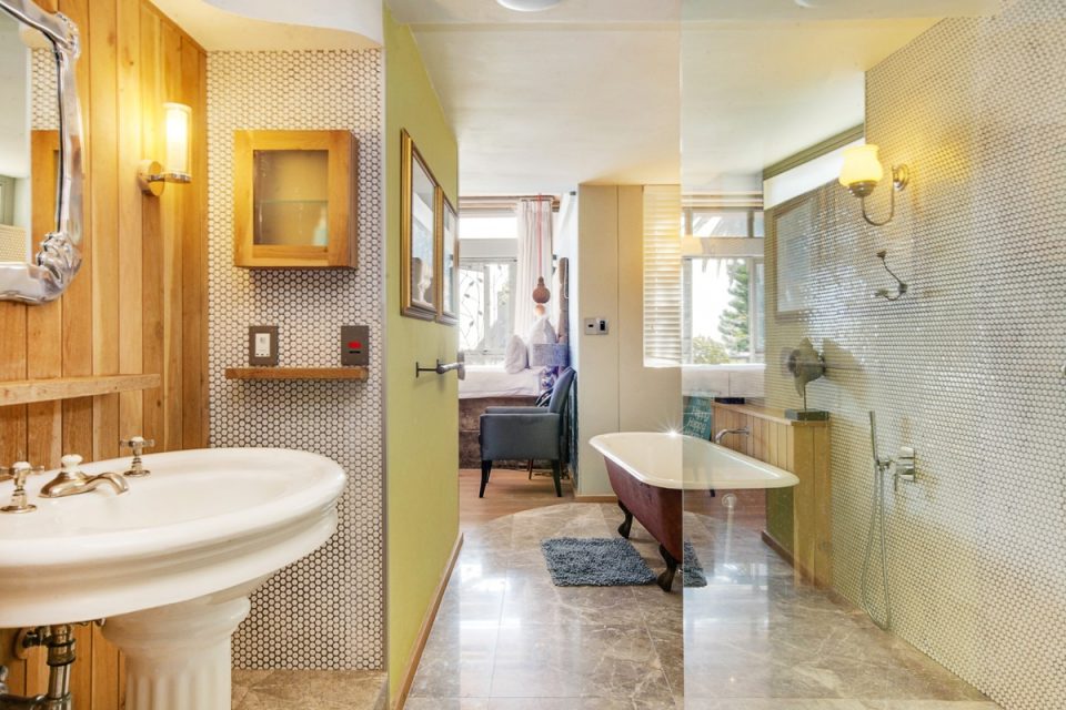 bungalow-25-79325642