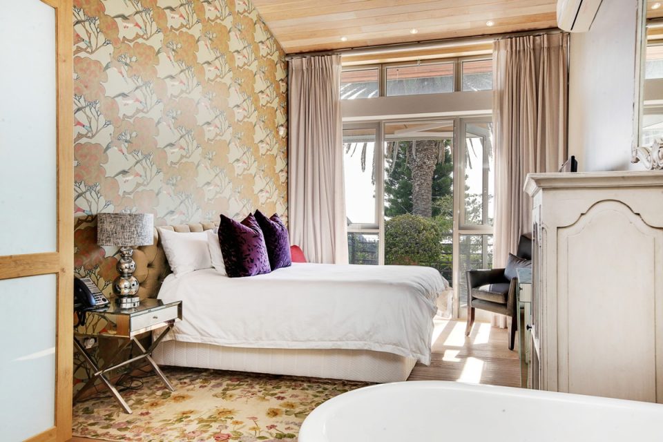 bungalow-25-79325644