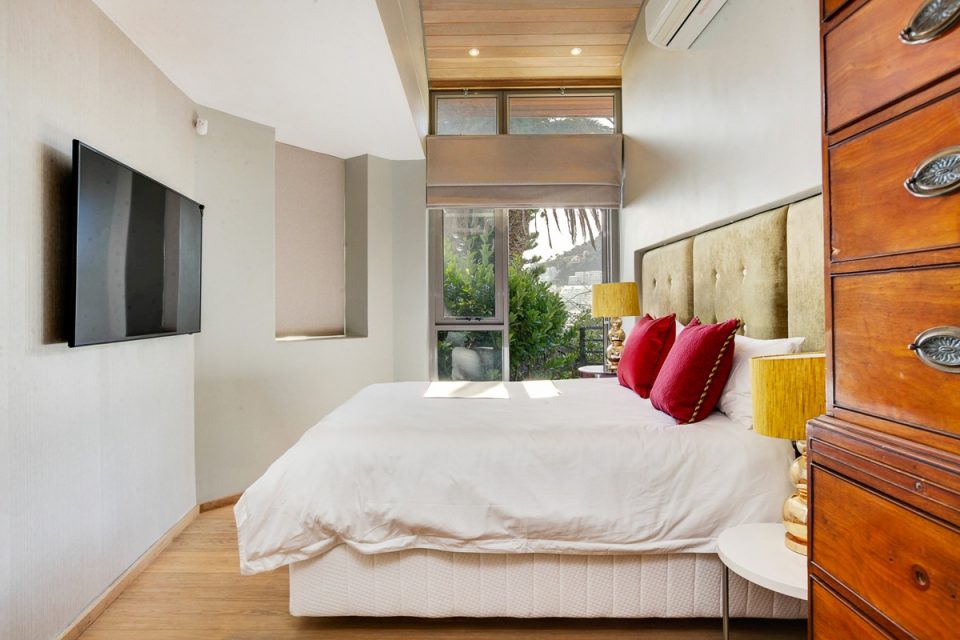 bungalow-25-79325646