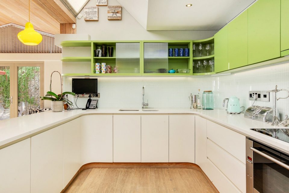 bungalow-25-79325650