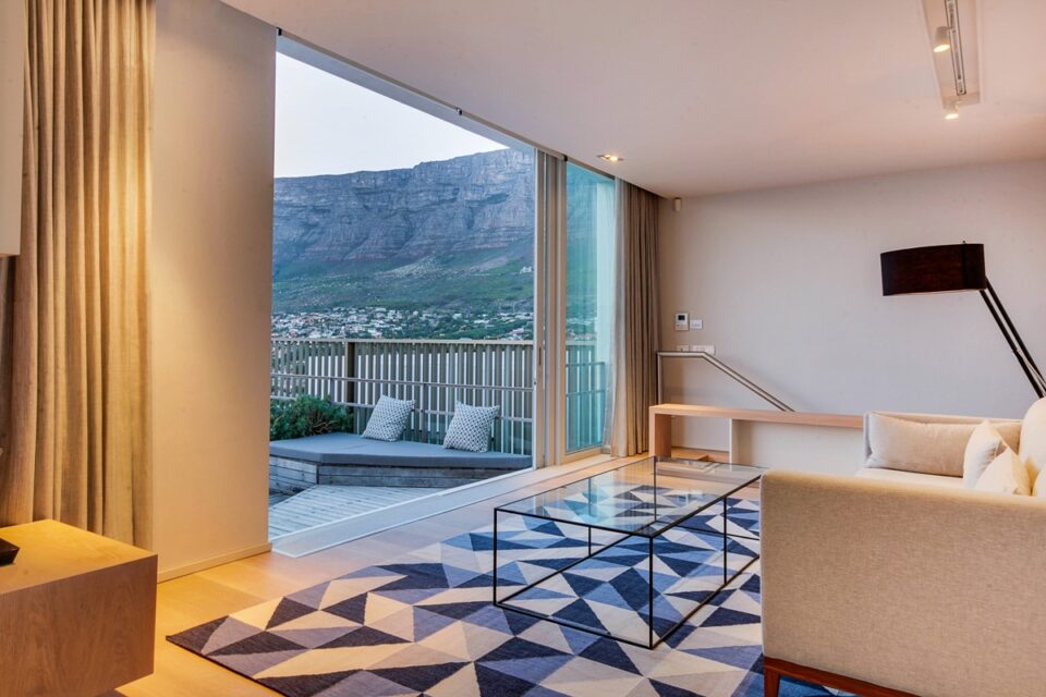 Hildene Haven - Master bedroom lounge area