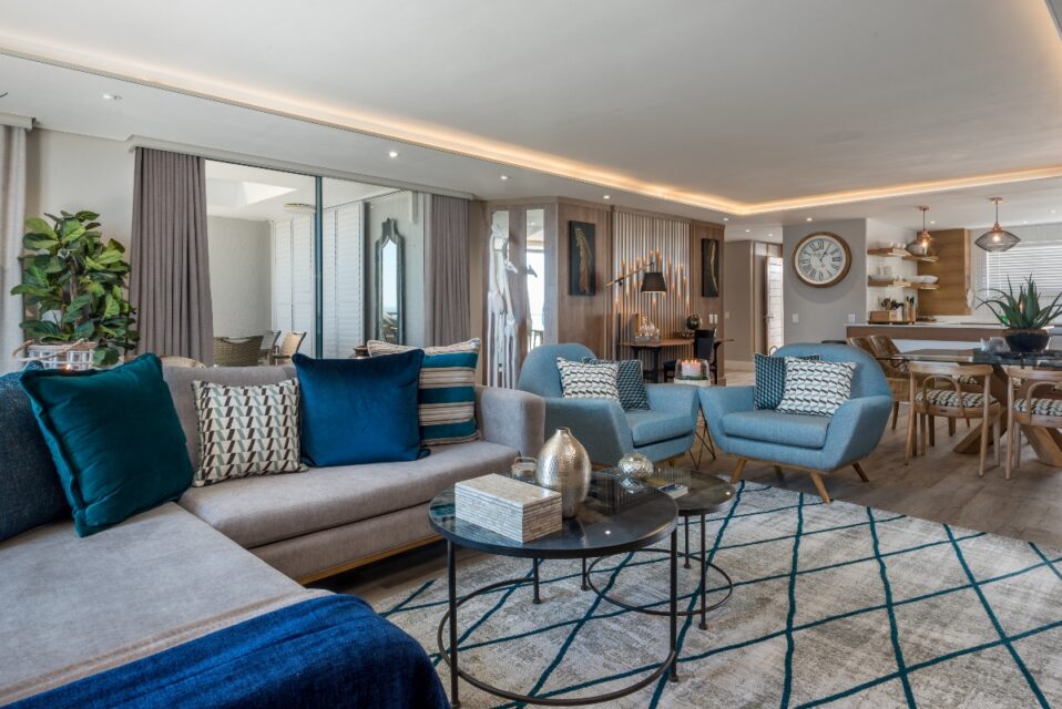 9 On Nautica - Lounge