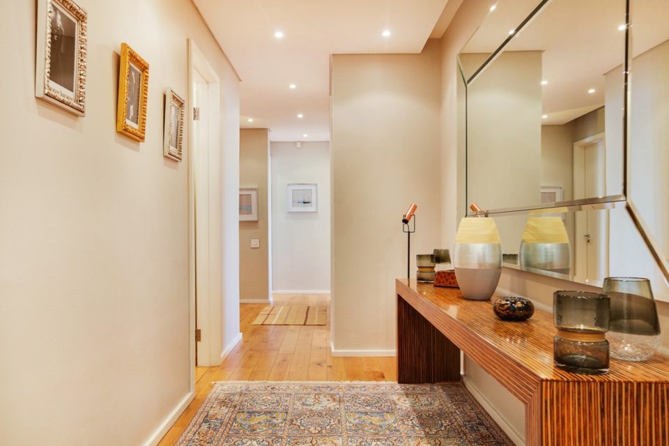 Happy Days - Hallway