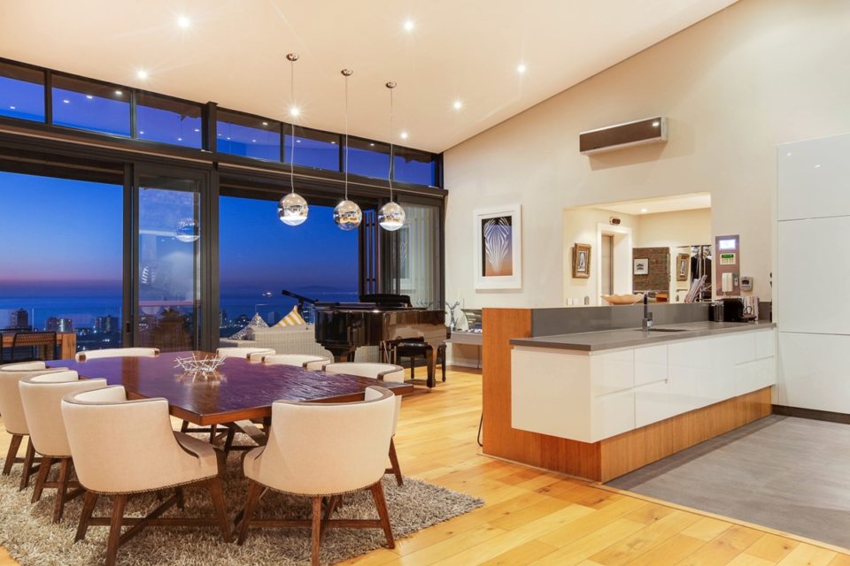 Happy Days - Kitchen & Dining area