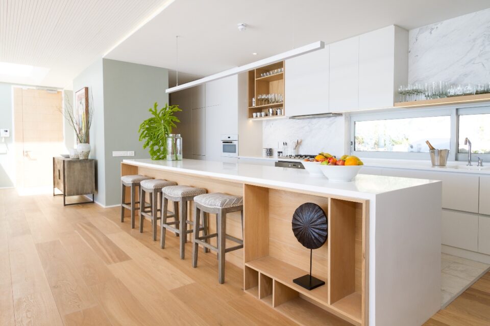 Topaz Ocean View Penthouse - Kitchen