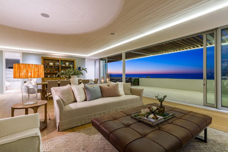 Topaz Ocean View Penthouse - Lounge & Dining area