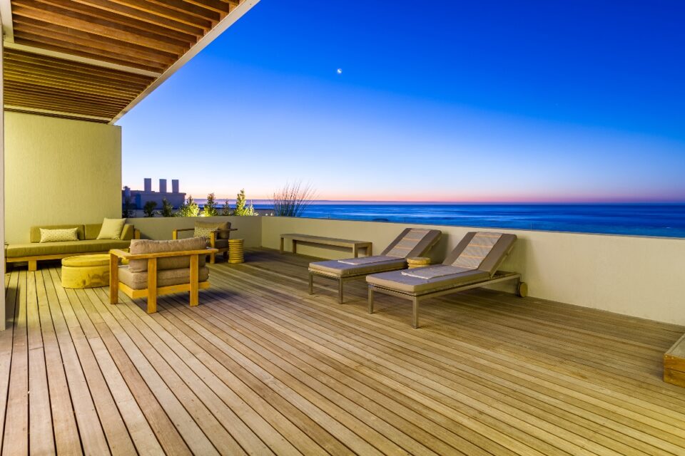 Topaz Ocean View Penthouse - Balcony