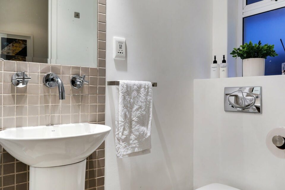 Atlantic Spray - Bathroom