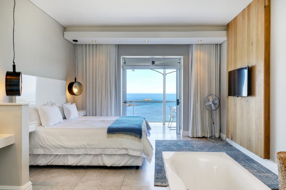 Nelson on the Bay - Master bedroom