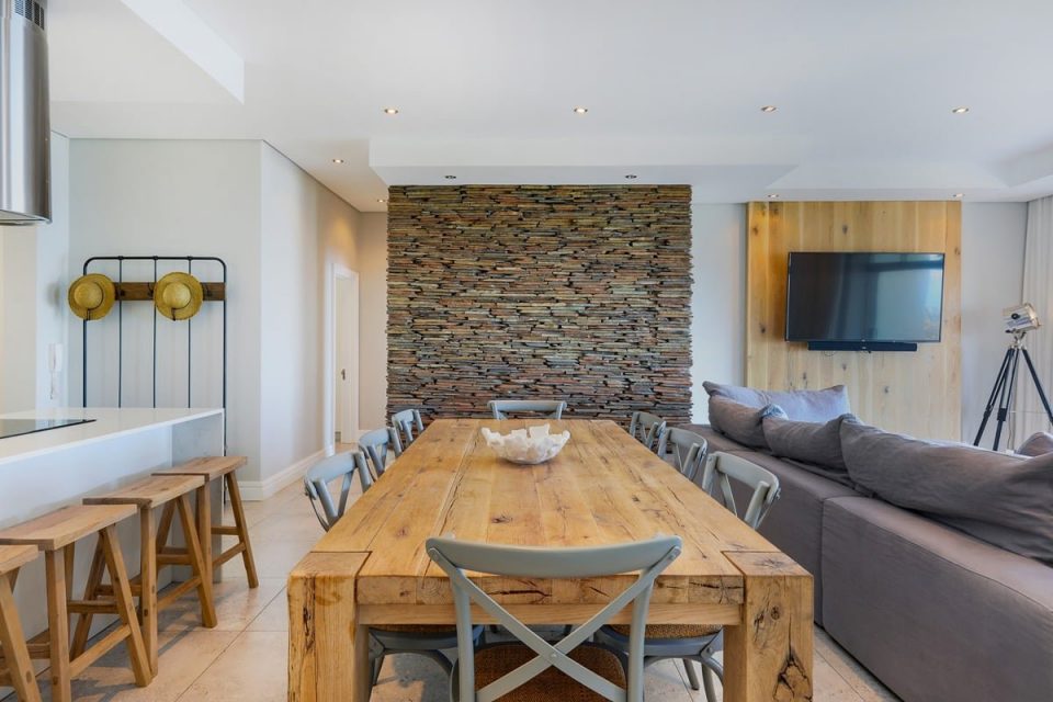 Nelson on the Bay - Dining area