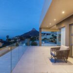 Apostles Views - Balcony and mountain view