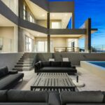 Apostles Views - Outdoor Patio with seating