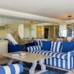 17 on Nautica - Living & dining room