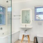 A SilverTide - En-suite to second bedroom