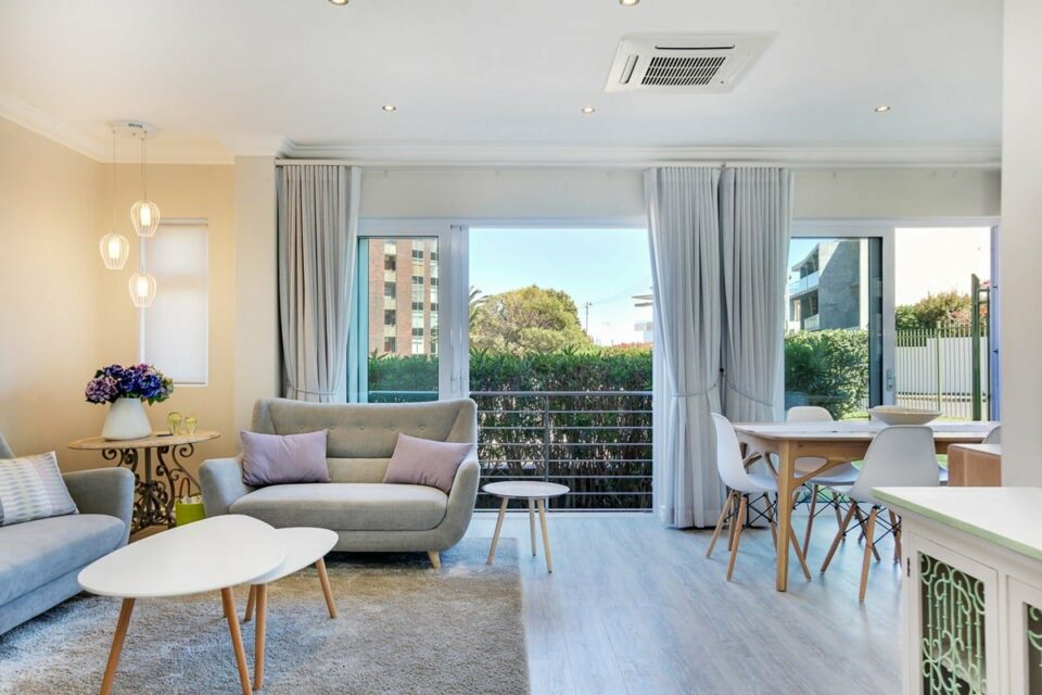 A SilverTide - Living & dining area