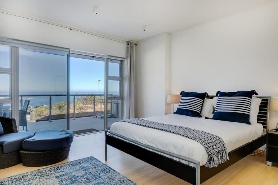 Dunmore Place - Second bedroom with balcony