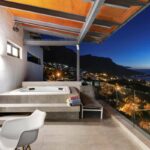 Skyline Views - Balcony with jacuzzi