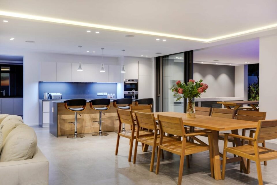 Skyline Views - Kitchen & Dining