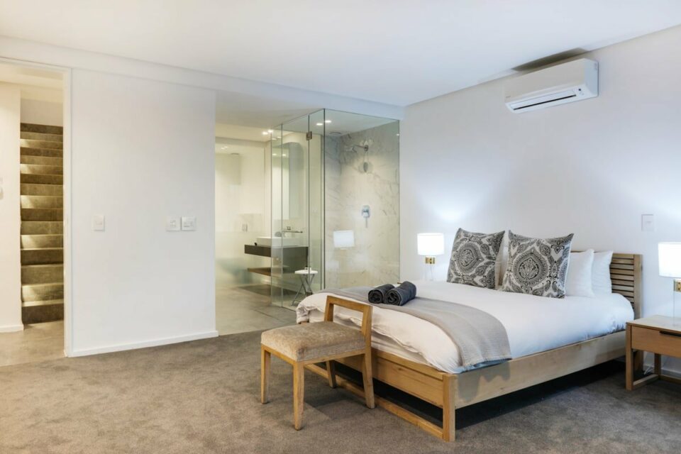 Skyline Views - Third bedroom with en-suite