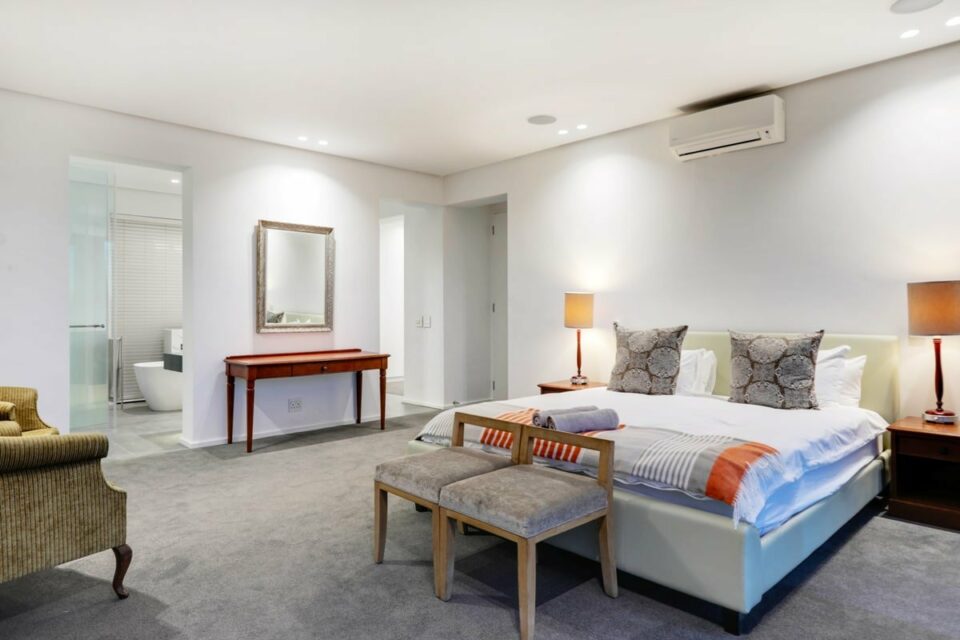 Skyline Views - Fourth bedroom