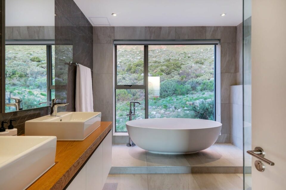 The Views - Bathroom