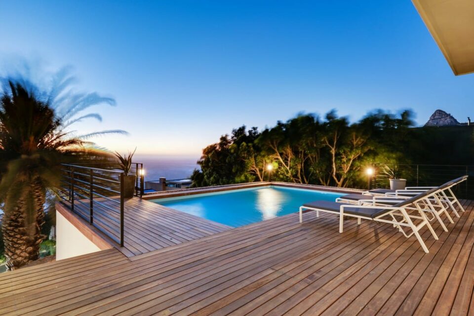 The Views - Pool deck